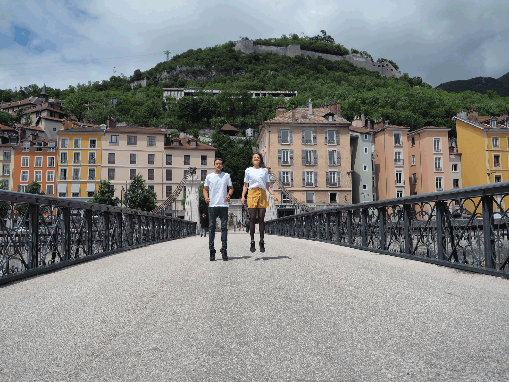 gif animé tshirt jump